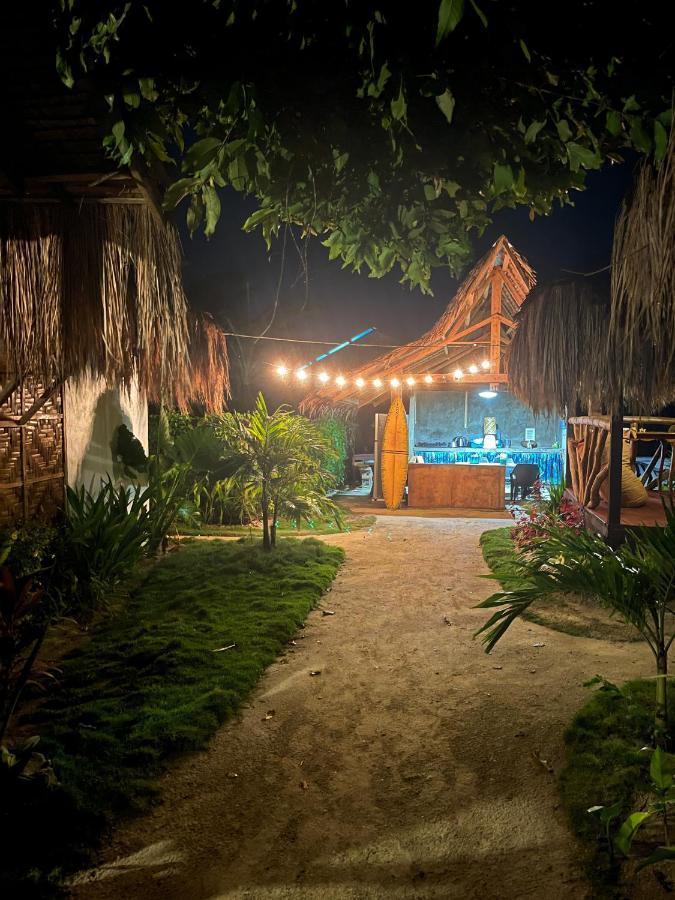 Siargao Tropic Hostel Хенерал Луна Екстериор снимка