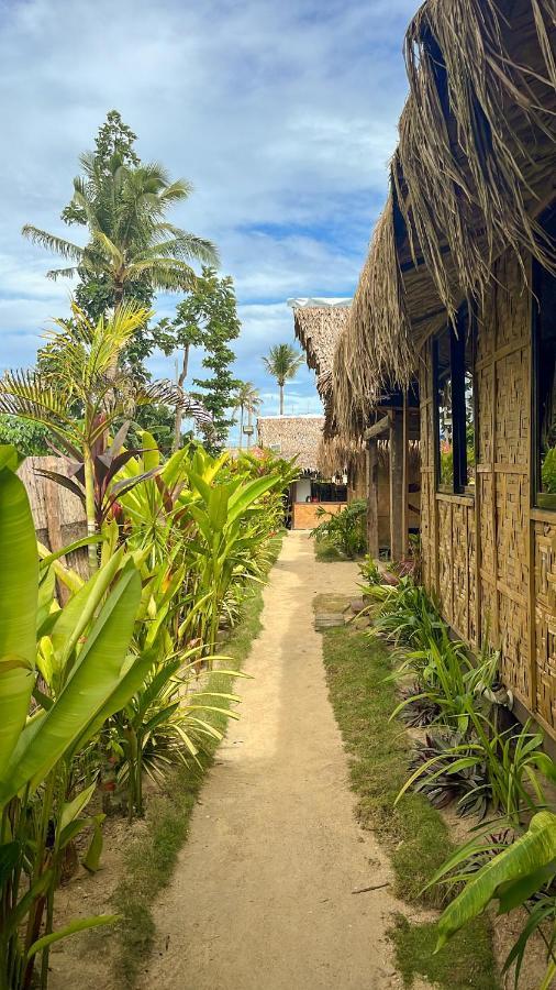 Siargao Tropic Hostel Хенерал Луна Екстериор снимка