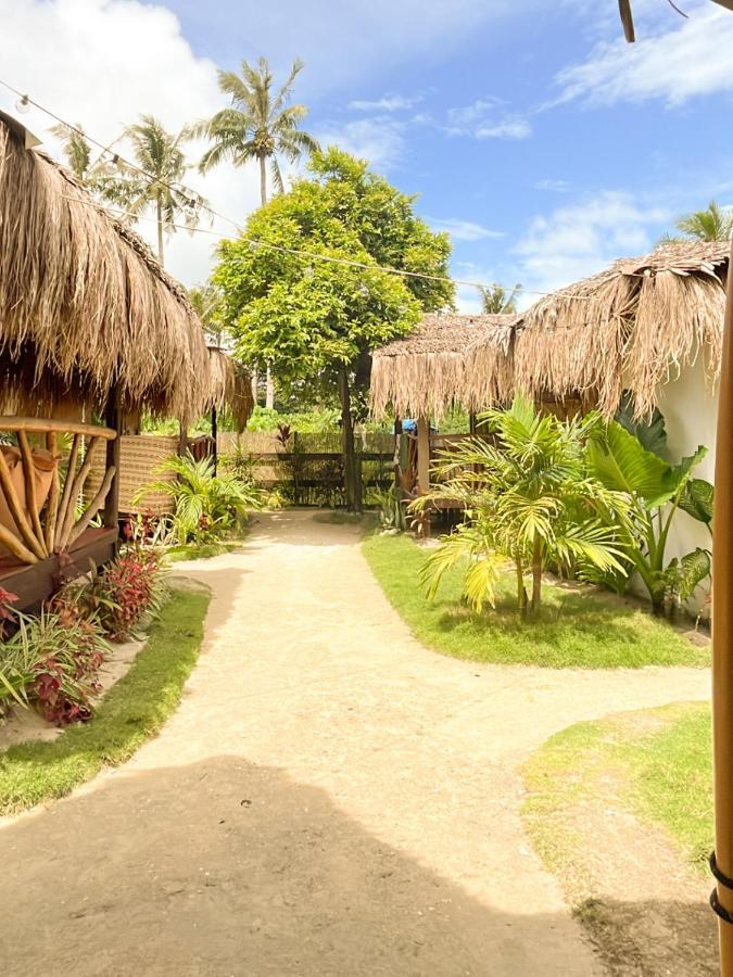 Siargao Tropic Hostel Хенерал Луна Екстериор снимка