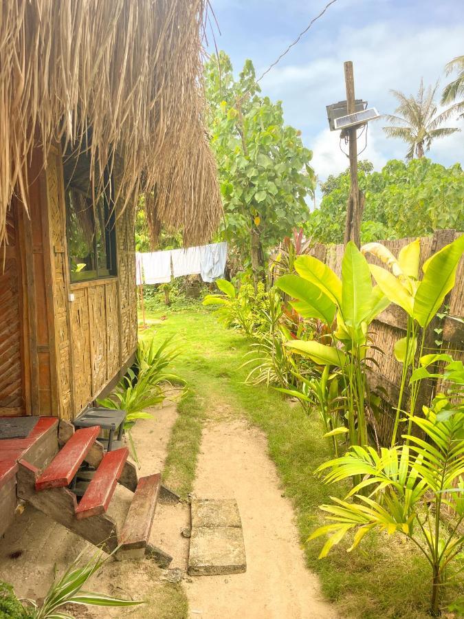 Siargao Tropic Hostel Хенерал Луна Екстериор снимка