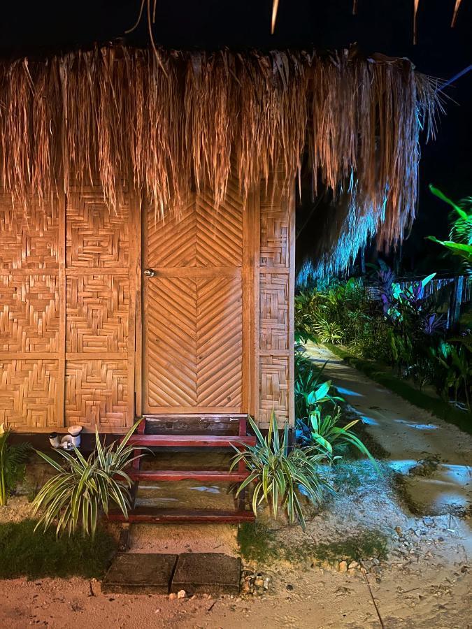 Siargao Tropic Hostel Хенерал Луна Екстериор снимка